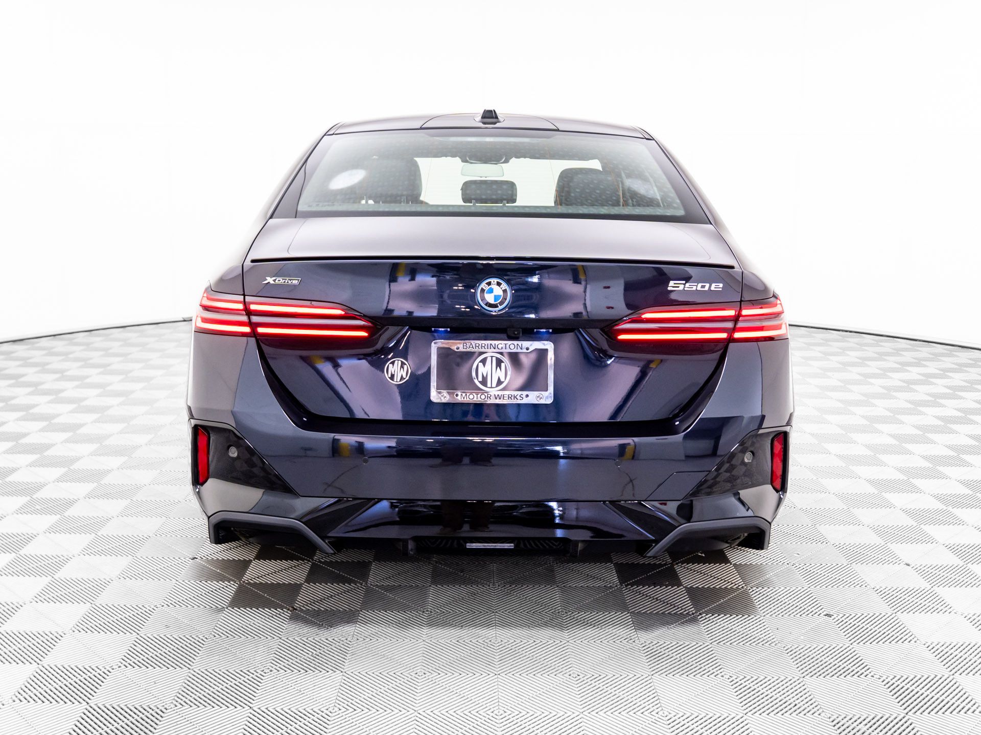 2026 Bmw 550e xDrive photo 4