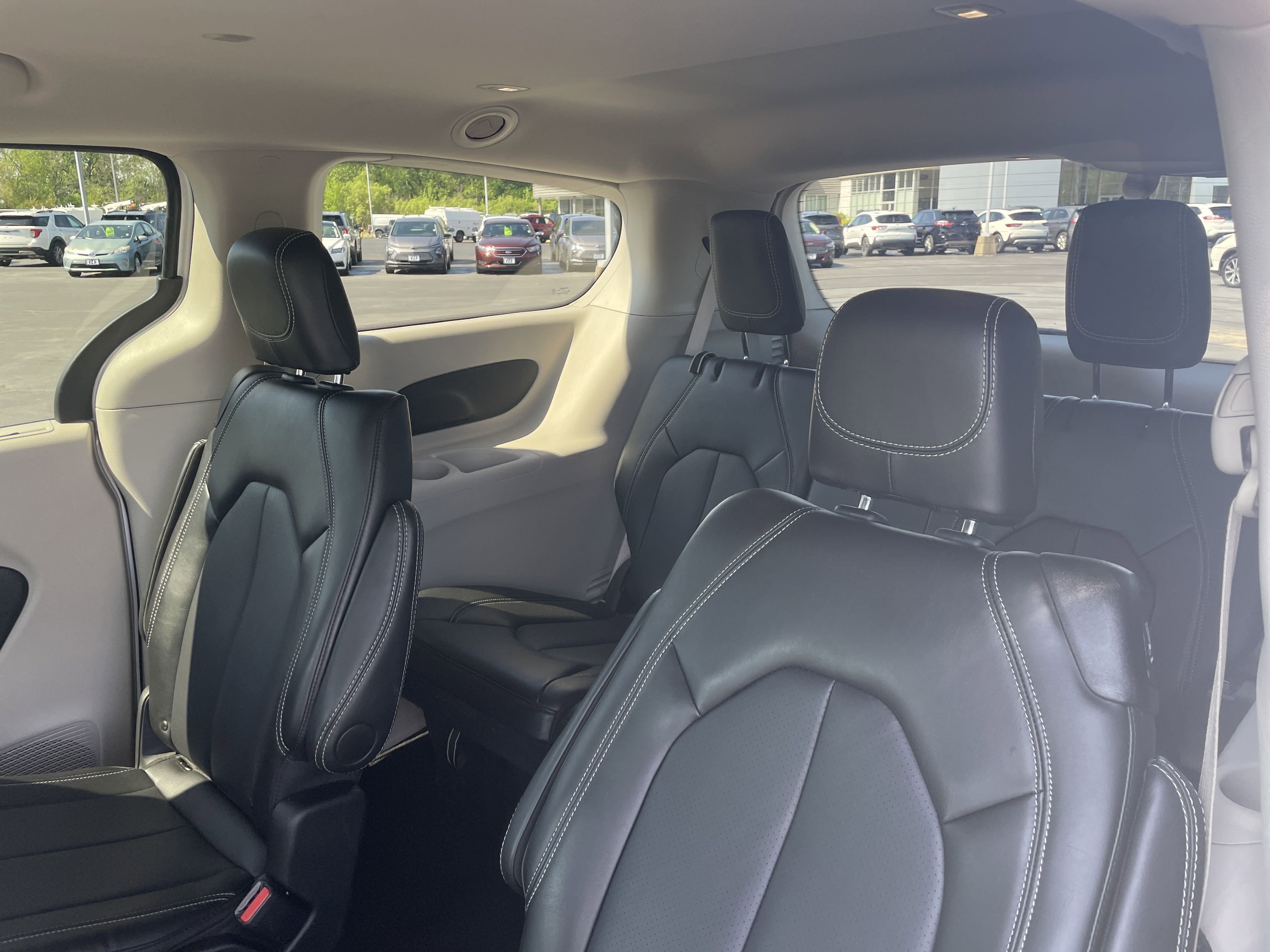 2024 Chrysler Pacifica Touring L photo 20