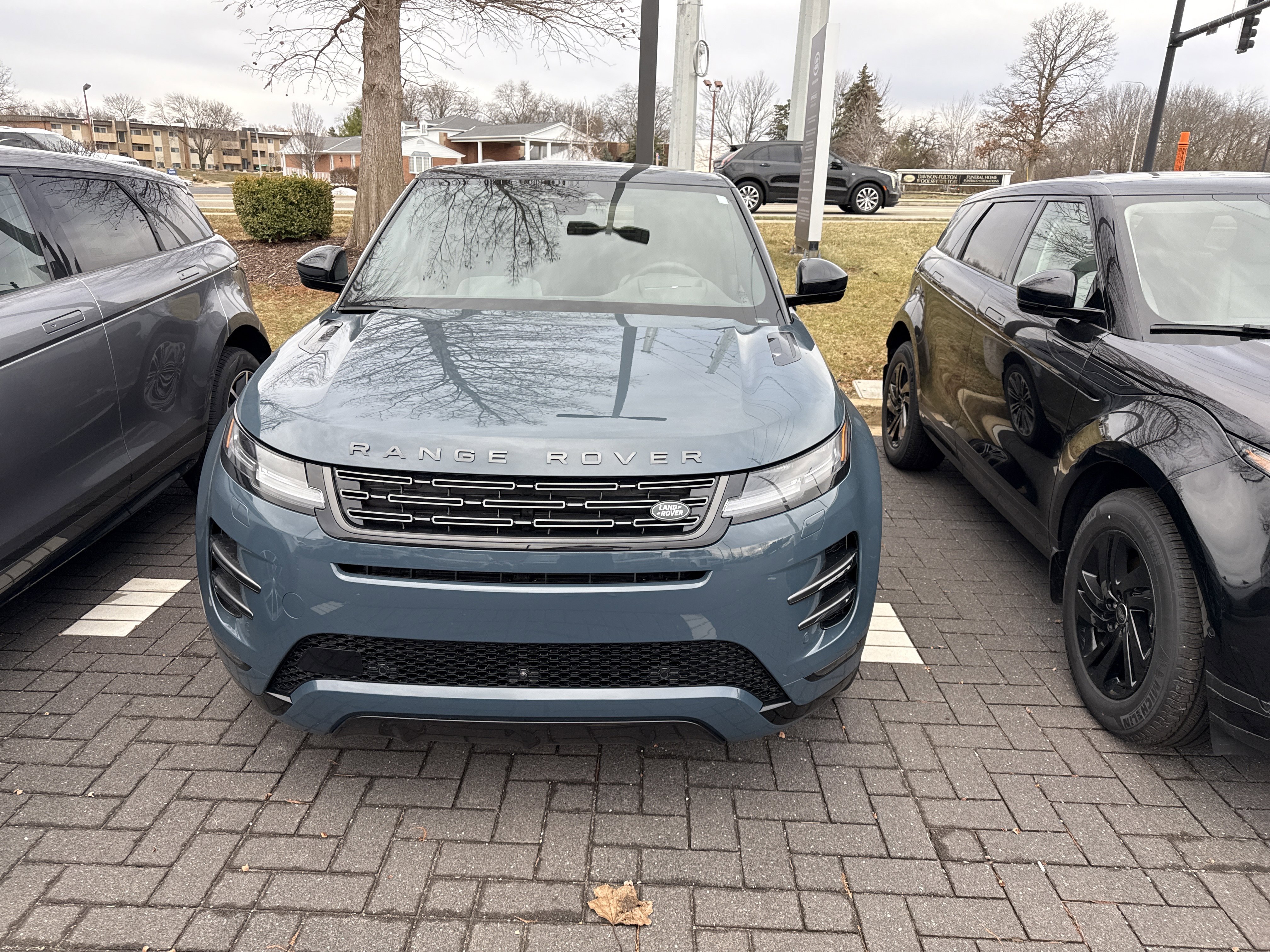 2026 Land Rover Range Rover Evoque Dynamic SE's photo