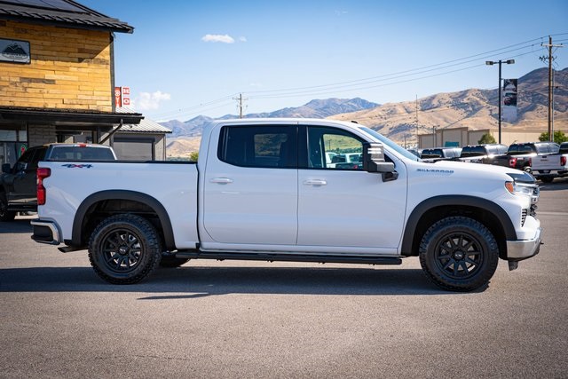 2022 Chevrolet Silverado 1500 LT photo 7