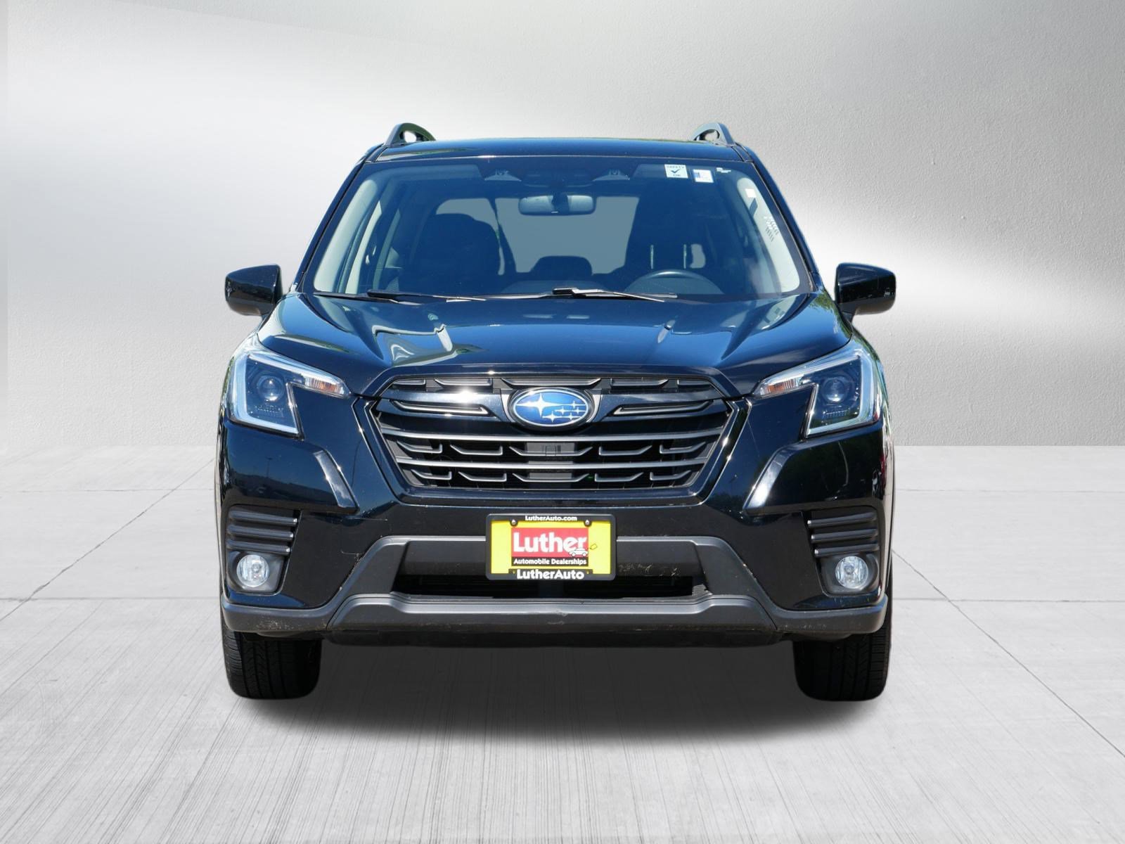 Used 2022 Subaru Forester Premium with VIN JF2SKADC8NH445268 for sale in Vadnais Heights, Minnesota