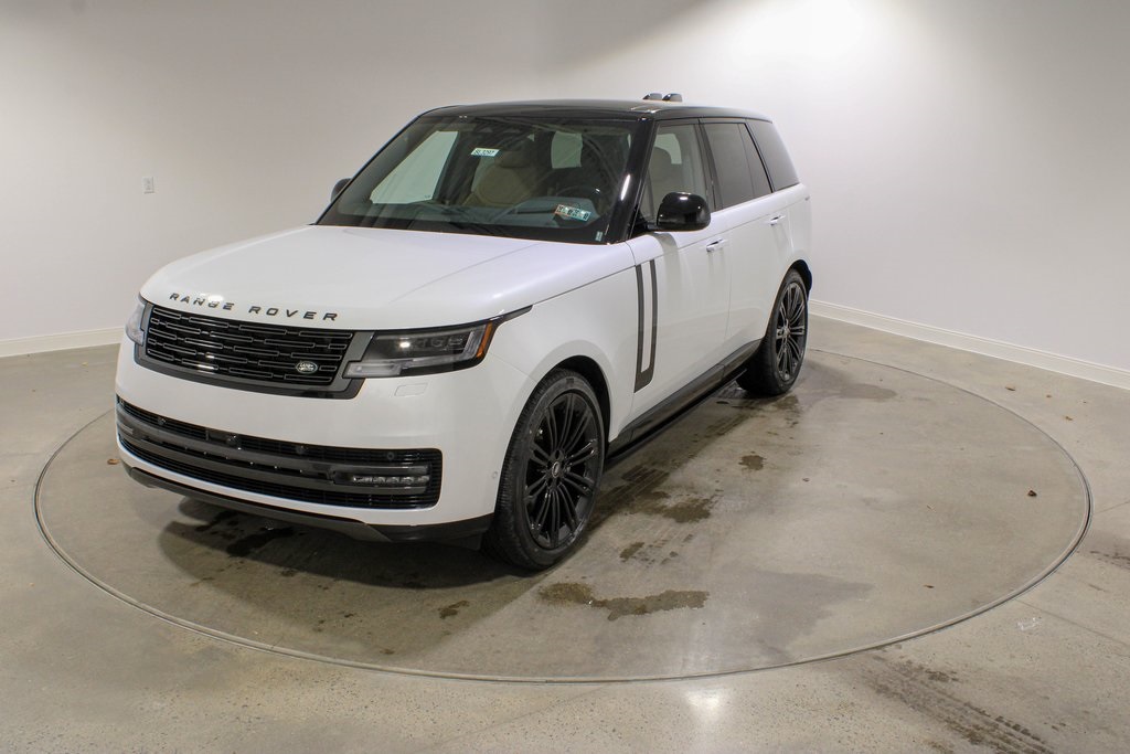 2025 Land Rover Range Rover SE's photo