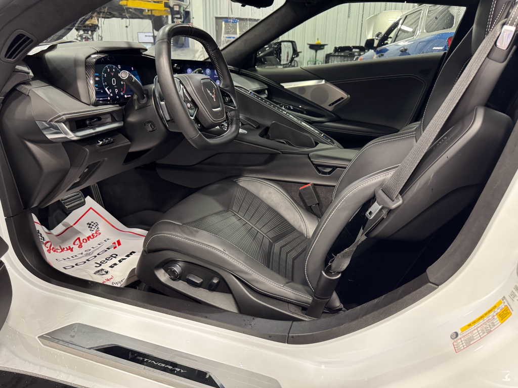 2023 Chevrolet Corvette 3LT photo 3