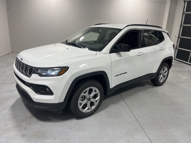 2026 Jeep Compass Latitude photo 3