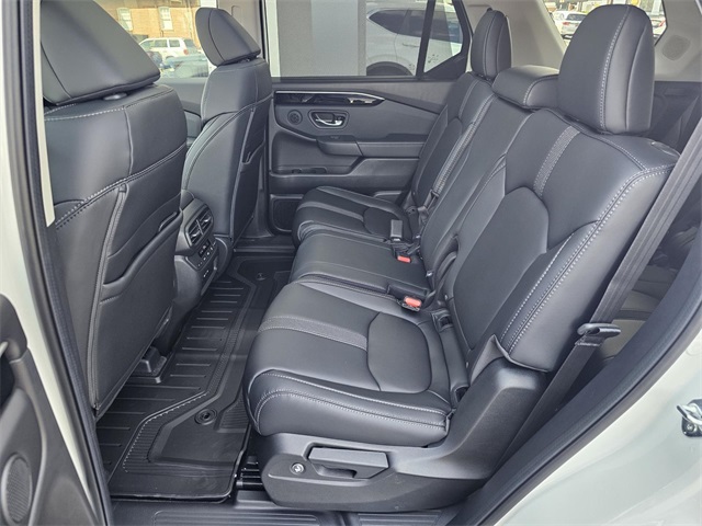 2025 Honda Pilot Touring photo 10