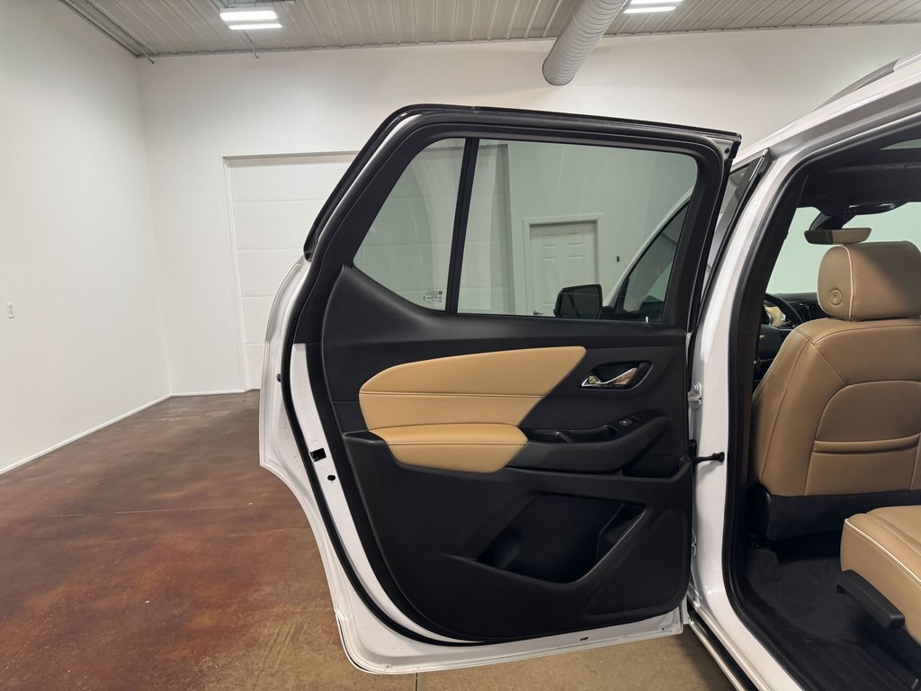 2023 Chevrolet Traverse Premier photo 40