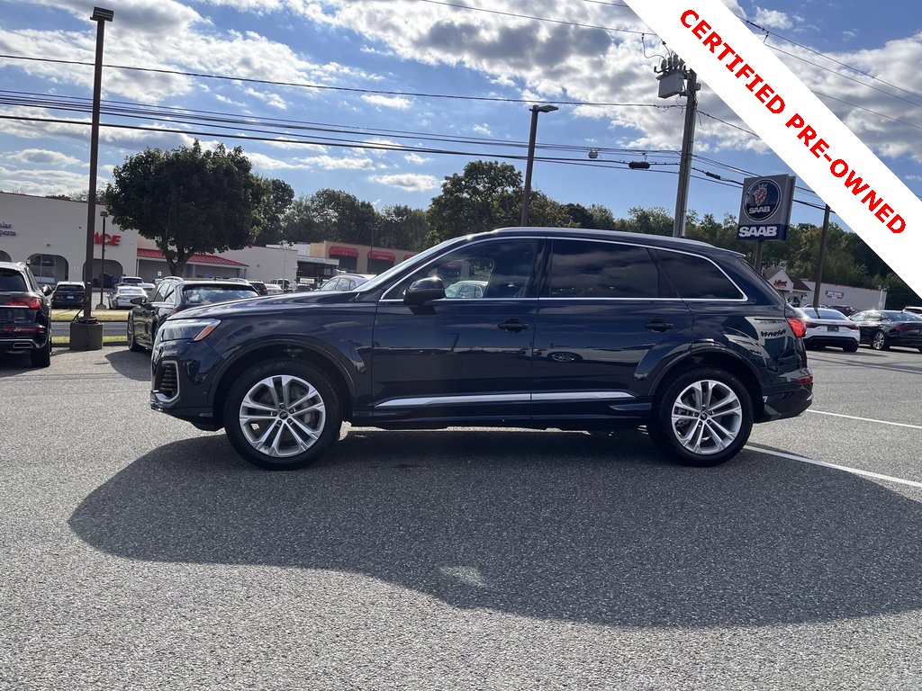 2025 Audi Q7 Premium's photo