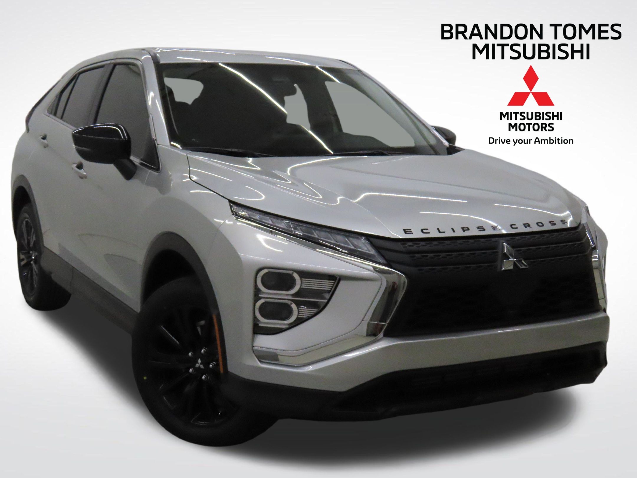 2025 Mitsubishi Eclipse Cross LE's photo