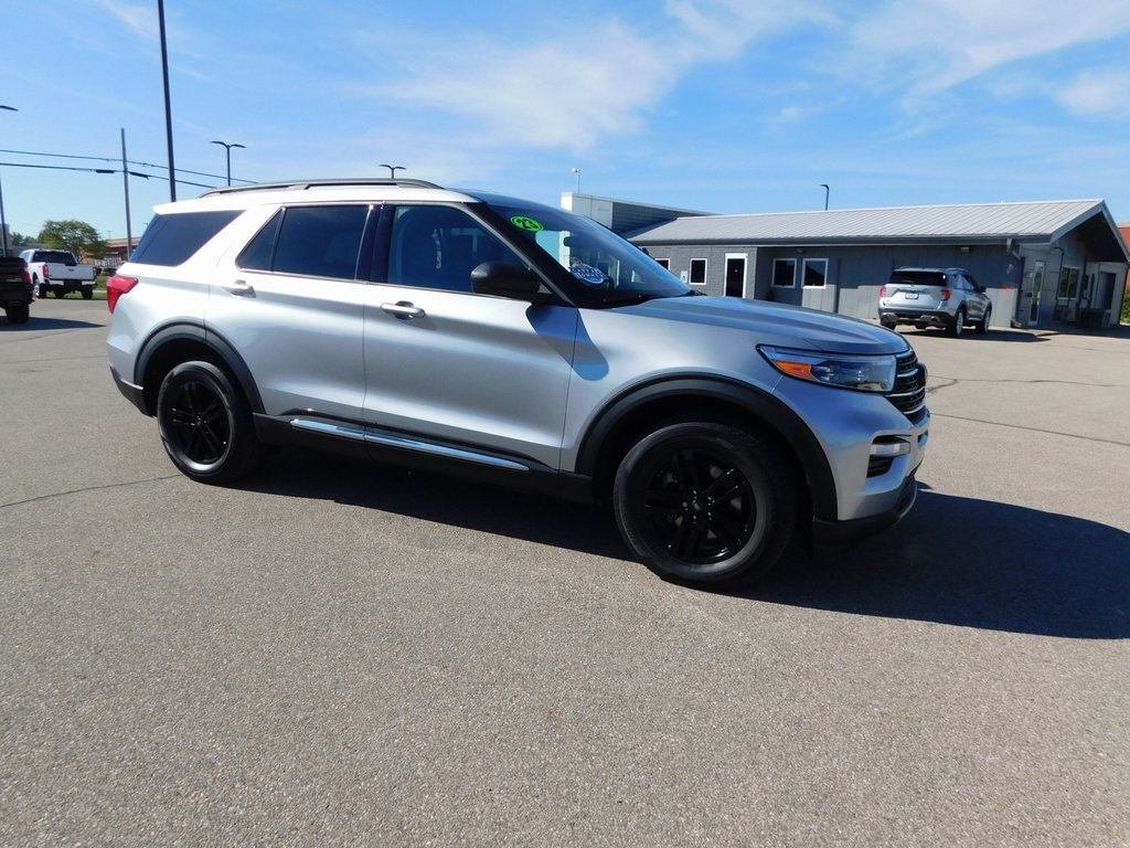 2023 Ford Explorer XLT photo 3