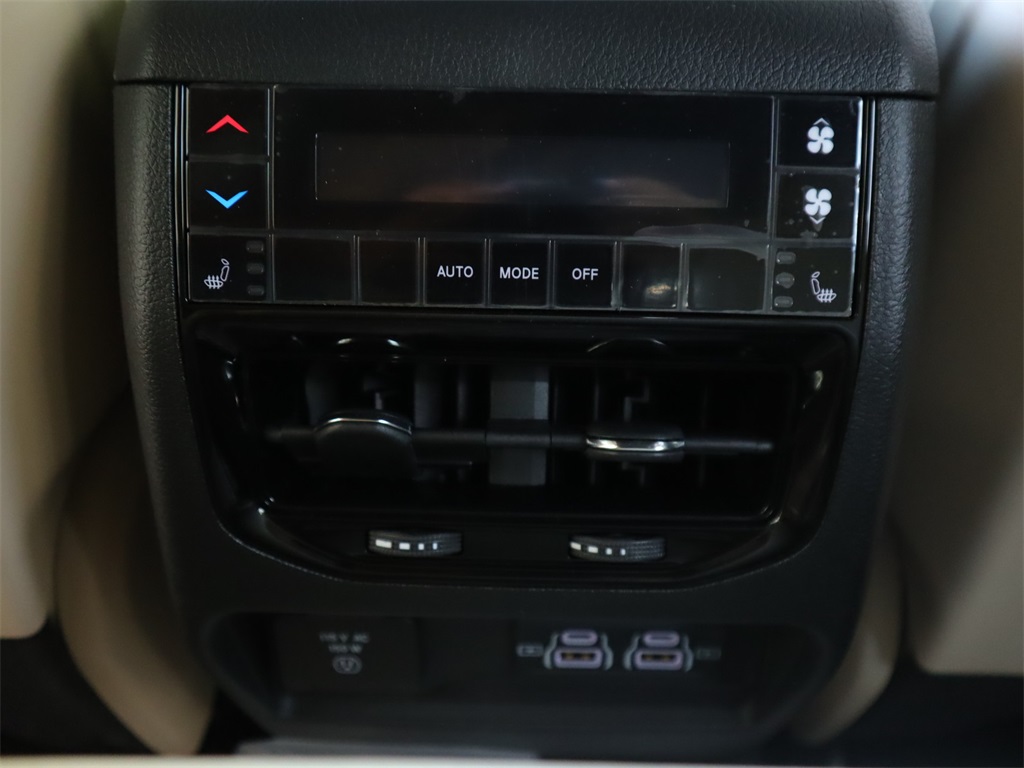 2023 Jeep Grand Cherokee Limited photo 21