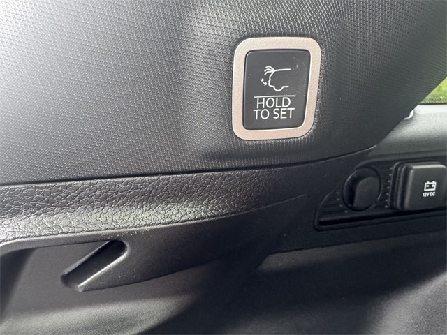 2025 Jeep Grand Cherokee Limited photo 8