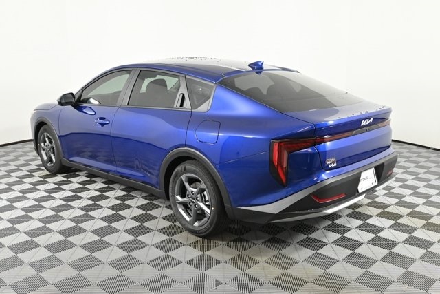2025 Kia K4 LXS photo 2