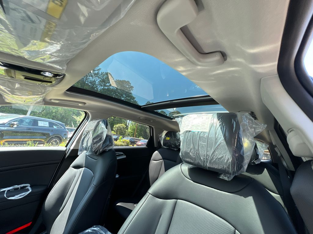 2025 Kia Sportage SX photo 31