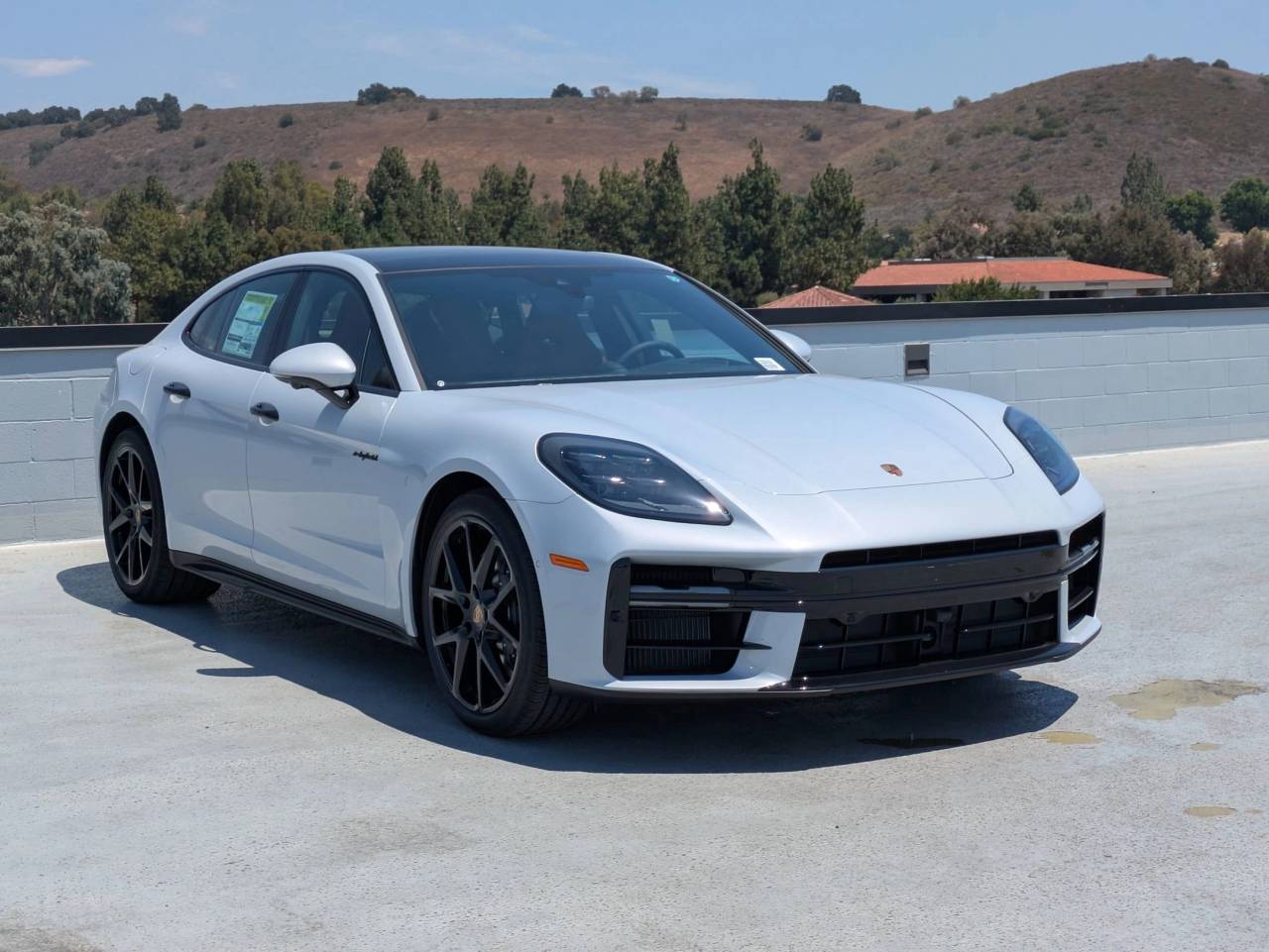 2025 Porsche Panamera E-Hybrid 4 photo 3