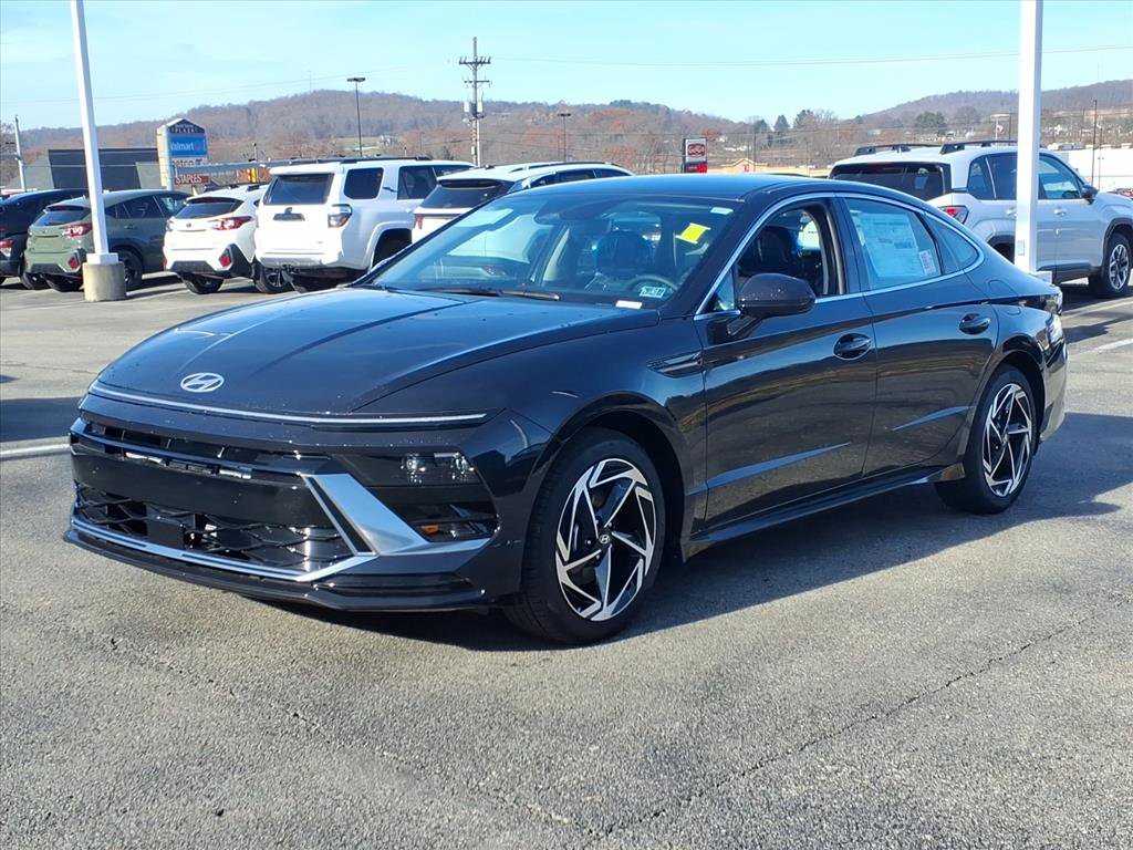 2026 Hyundai Sonata SEL Sport photo 2