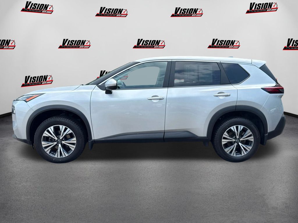 2022 Nissan Rogue SV photo 8