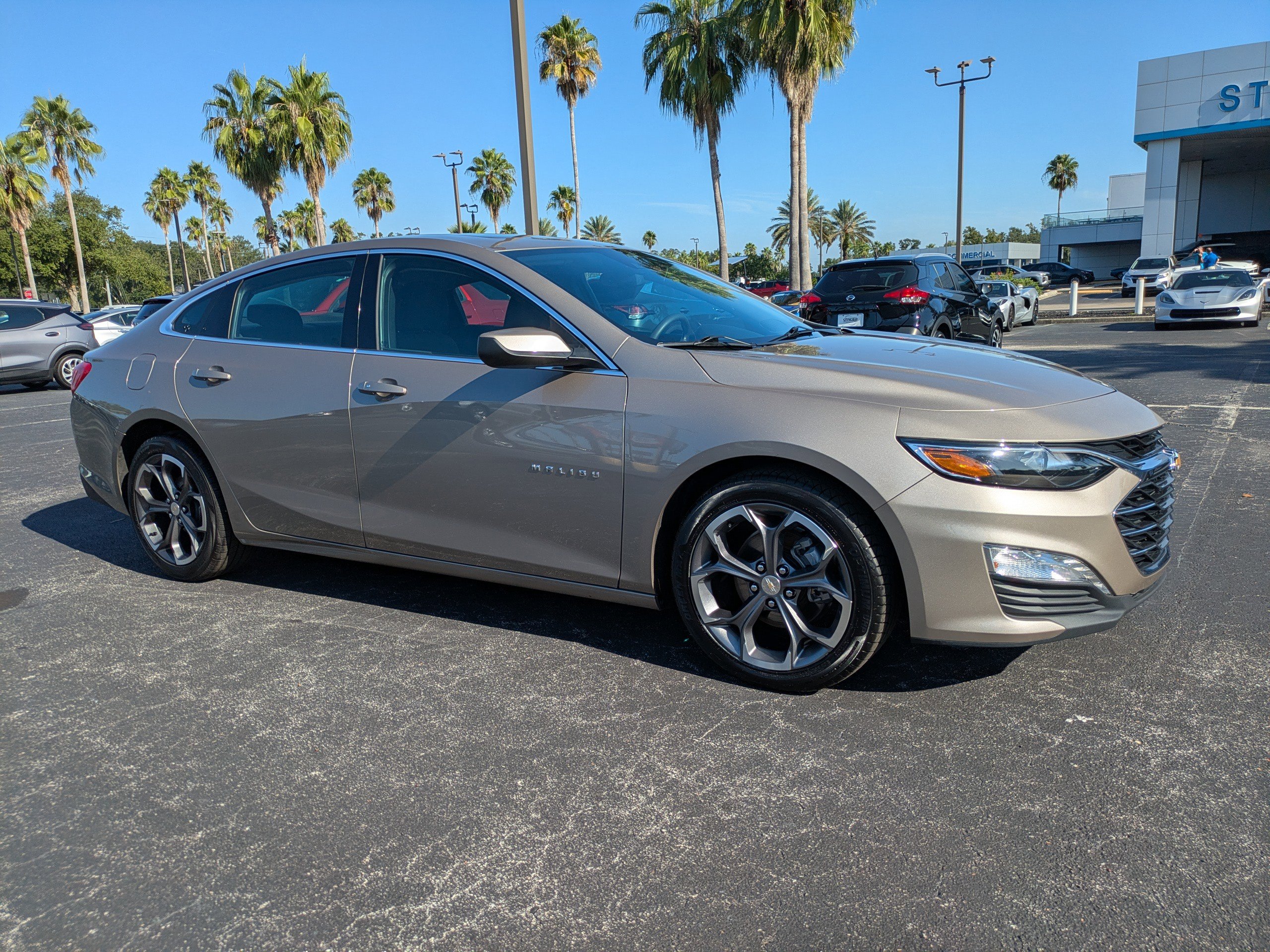 2024 Chevrolet Malibu 1LT photo 2