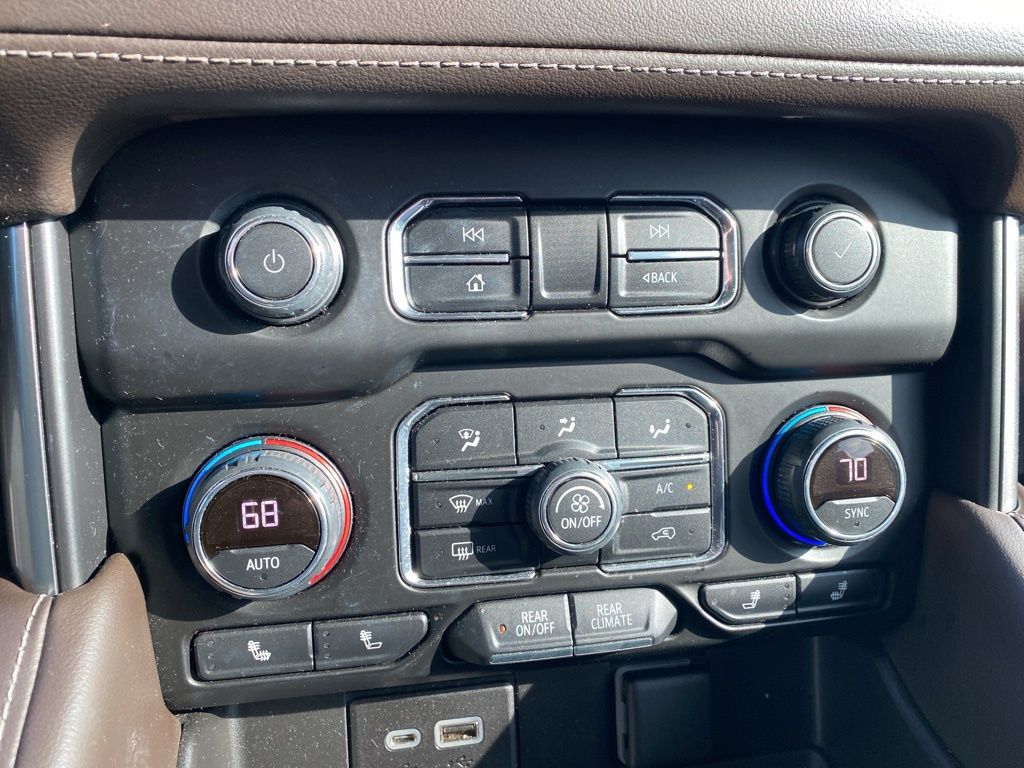 2021 Chevrolet Tahoe Z71 photo 22