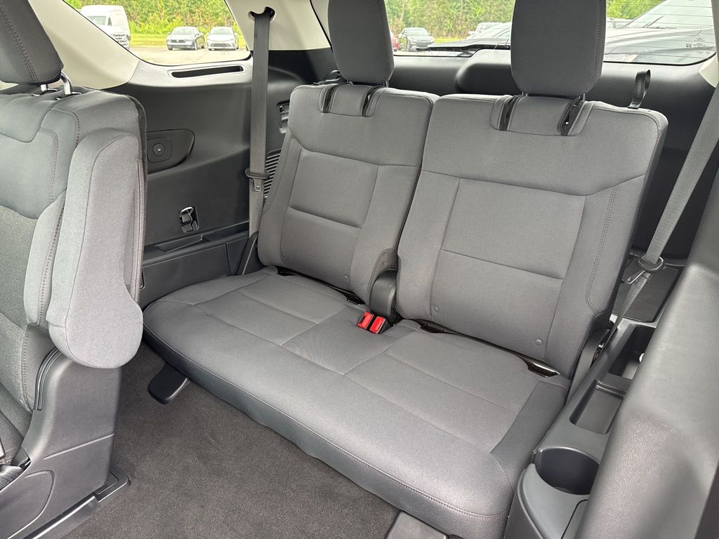 2025 Ford Explorer photo 15