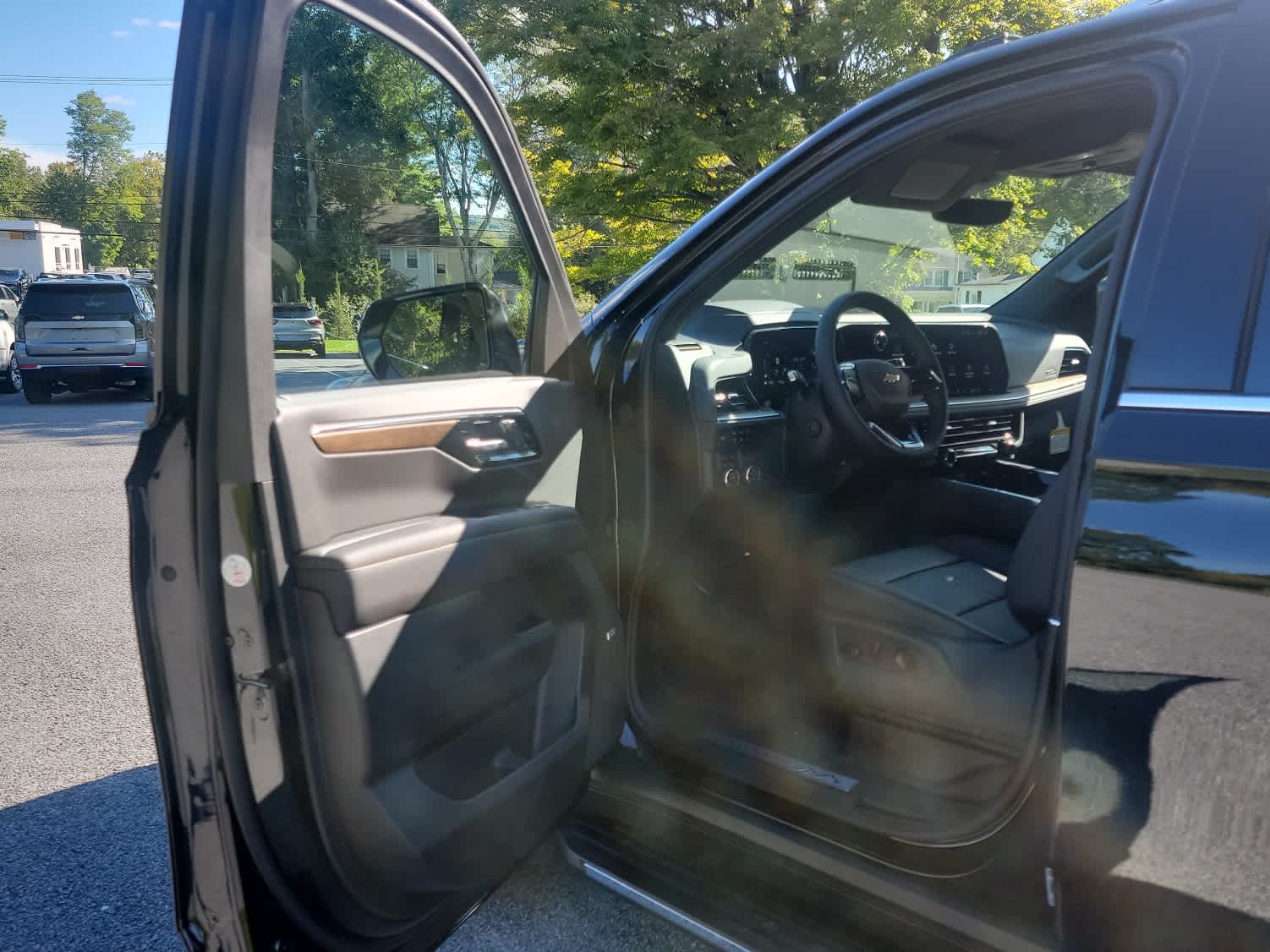 2025 Chevrolet Tahoe High Country photo 4