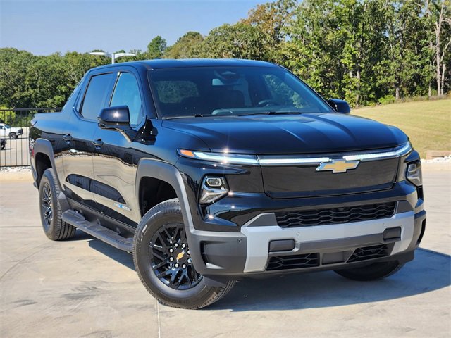 2026 Chevrolet Silverado EV LT's photo