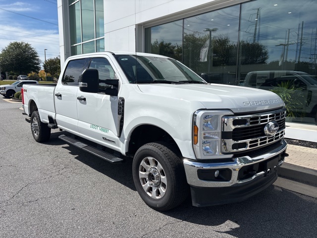 2024 Ford F-350 XLT photo 2