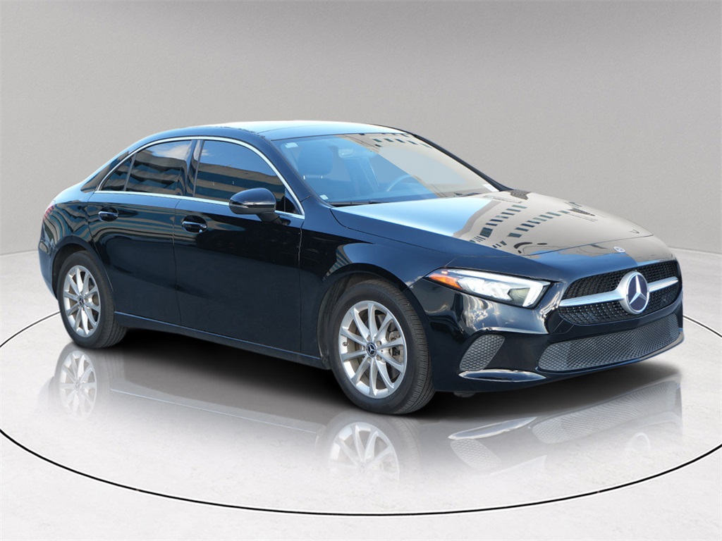 2022 Mercedes-Benz A-Class A220's photo