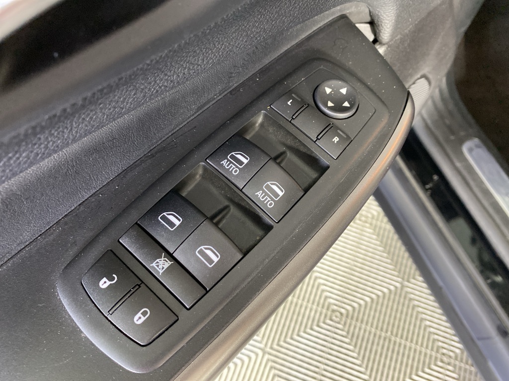 2020 Jeep Cherokee Limited photo 12