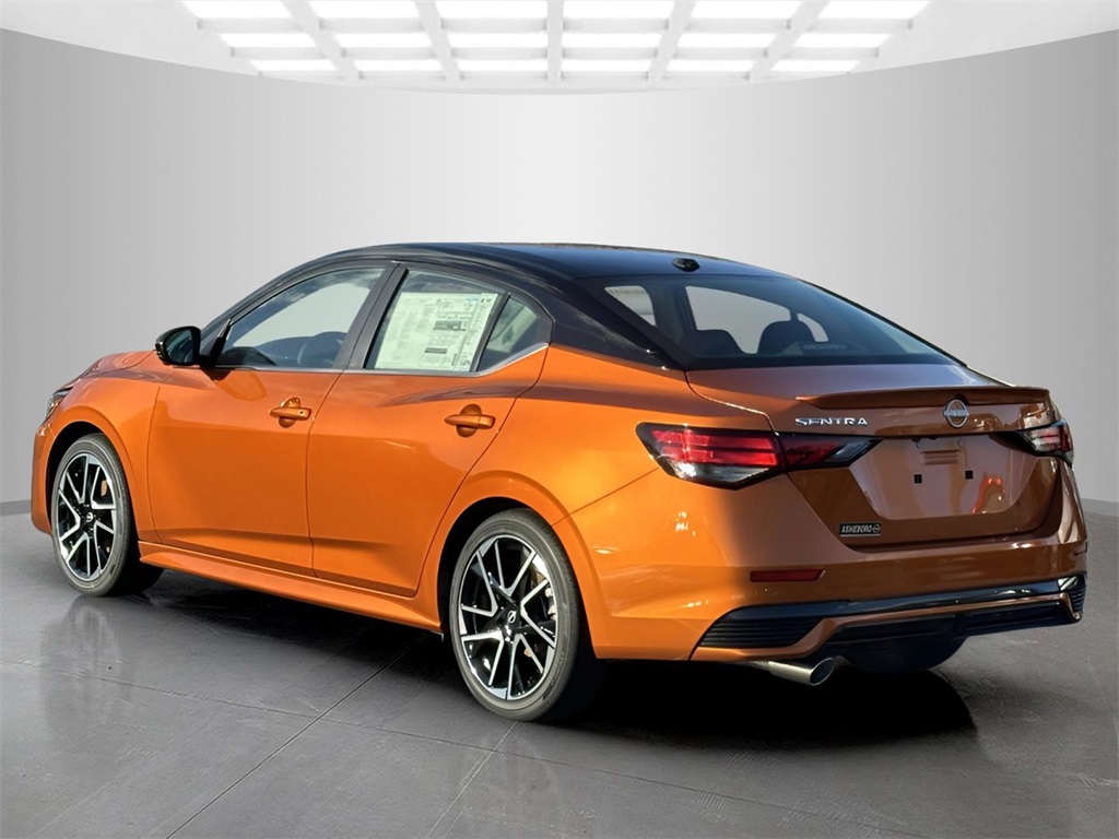 2025 Nissan Sentra SR photo 3