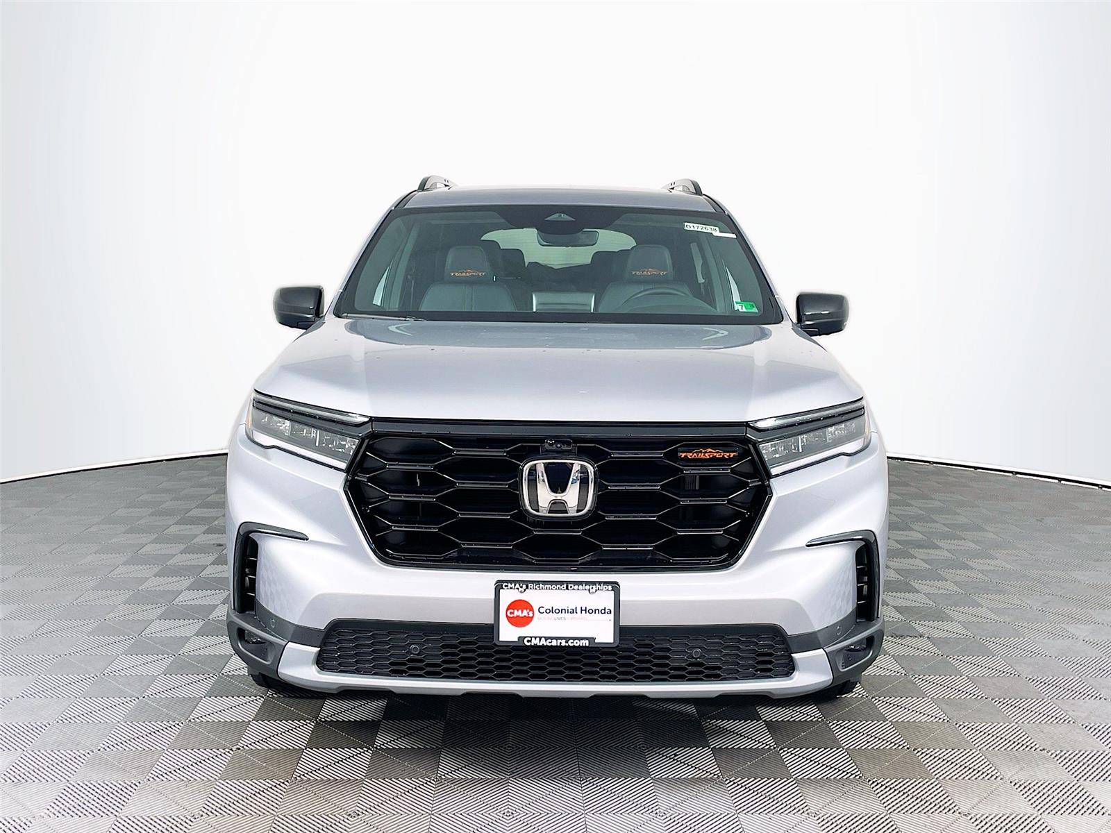 2025 Honda Pilot TrailSport photo 2