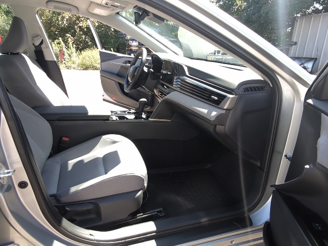2025 Toyota Camry LE photo 38