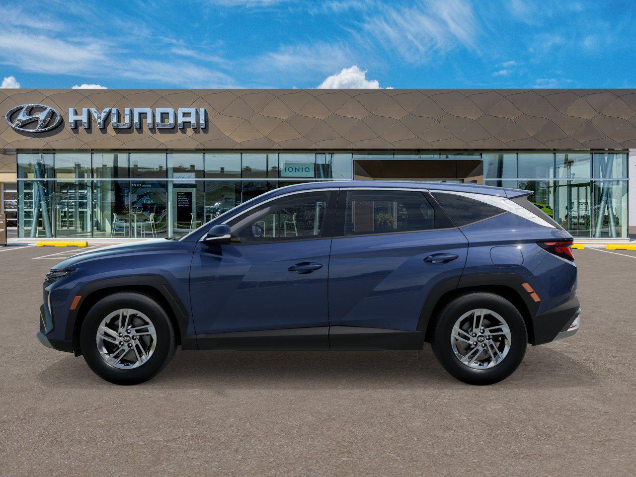 2026 Hyundai Tucson SE photo 3
