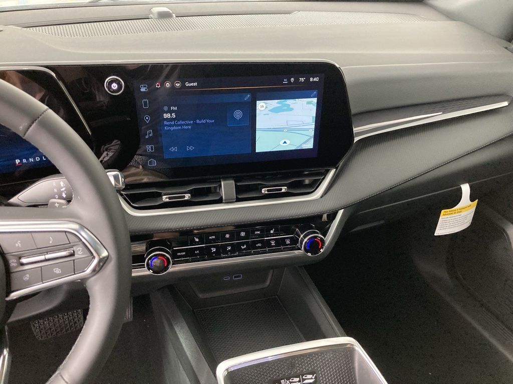 2026 Chevrolet Equinox LT photo 2