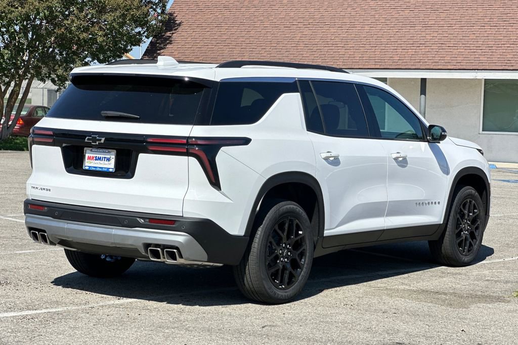 2025 Chevrolet Traverse photo 4