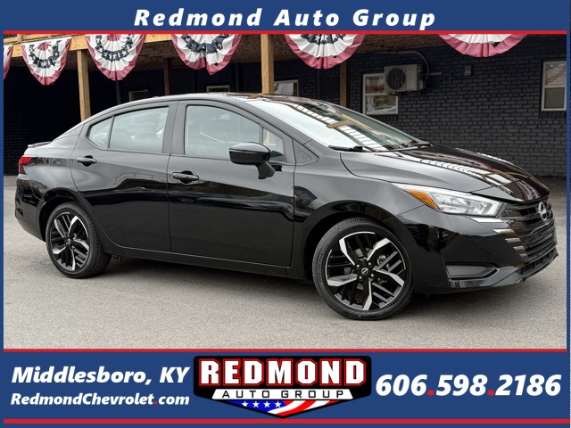 2024 Nissan Versa Sedan SR's photo