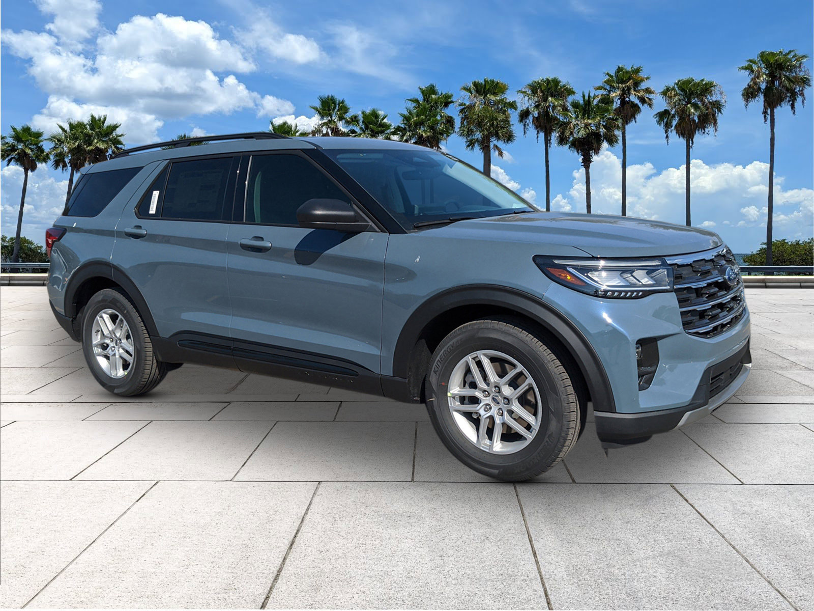 2026 Ford Explorer photo 2