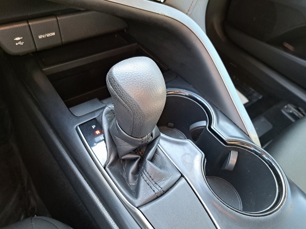 2018 Toyota Camry LE photo 18