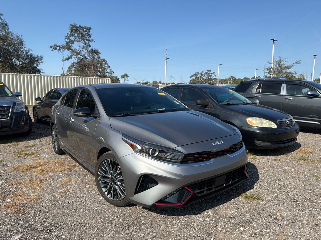 2022 Kia Forte GT-Line photo 3