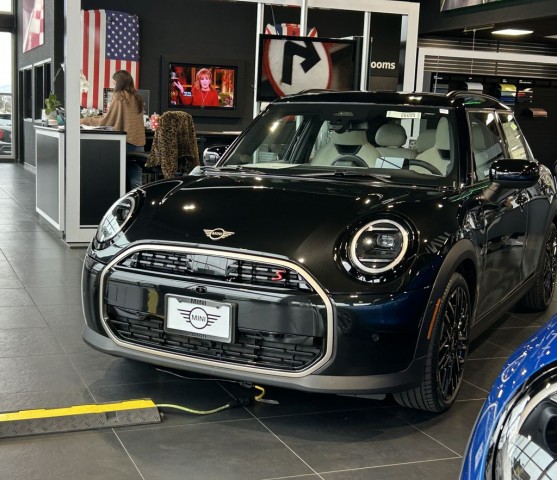 2026 MINI Hardtop 4 Door S's photo