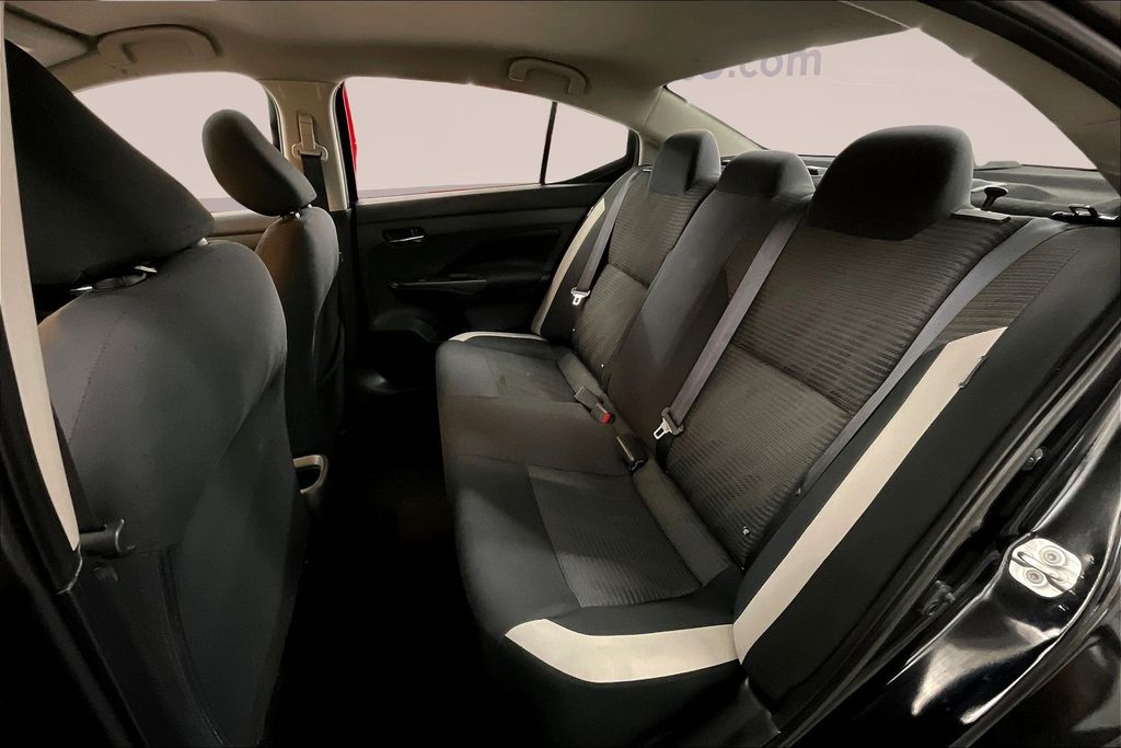 2021 Nissan Versa 1.6 SV photo 25