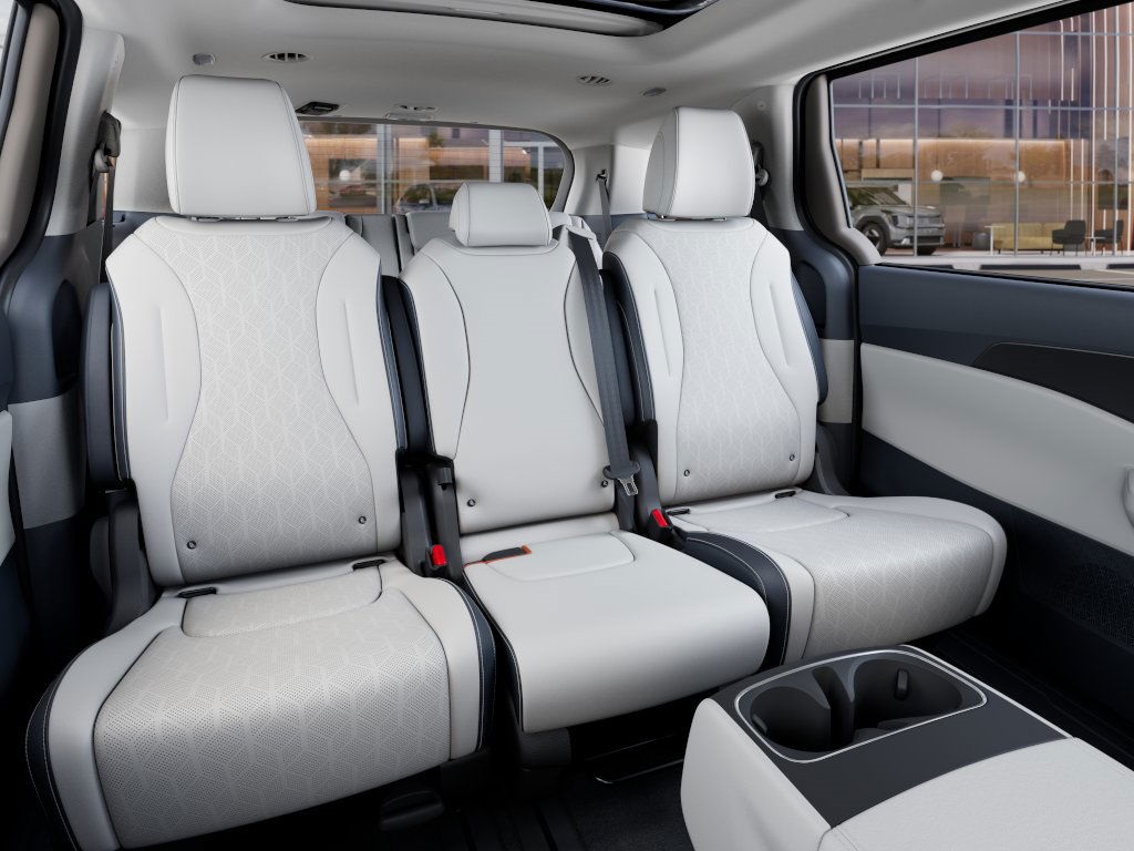 2026 Kia Carnival SX photo 16