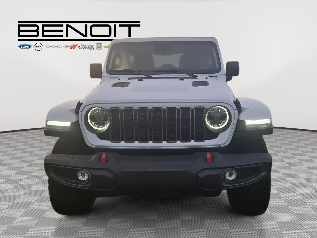 2025 Jeep Wrangler Rubicon photo 2