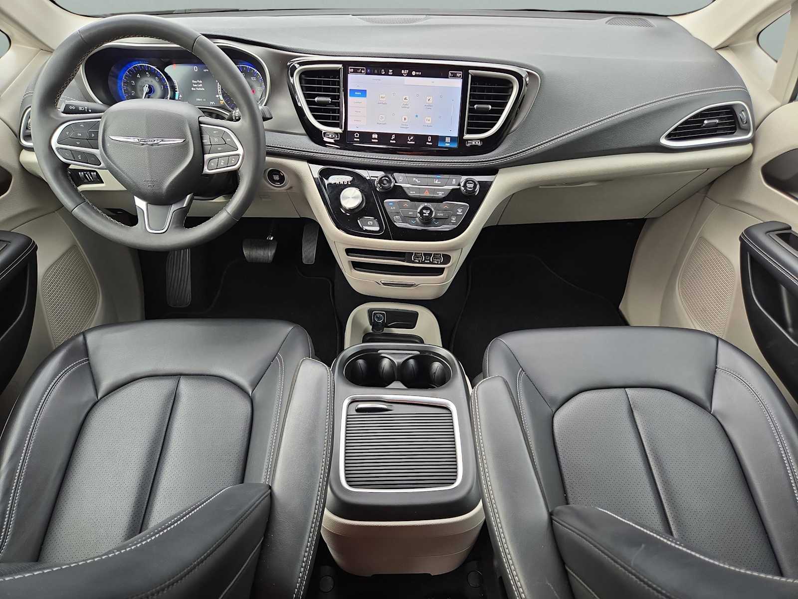 2023 Chrysler Pacifica Touring L photo 38