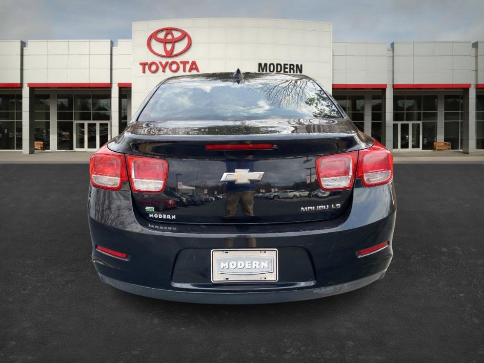 2015 Chevrolet Malibu LS photo 4