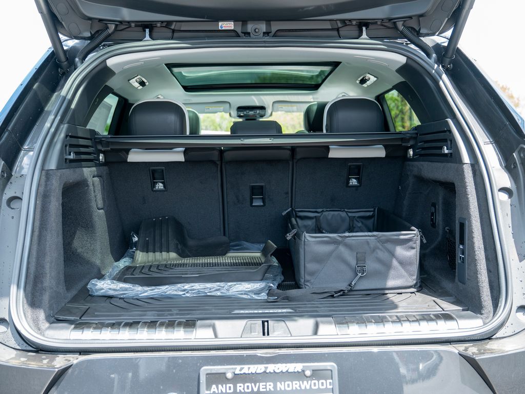 2025 Land Rover Range Rover Sport SE photo 23