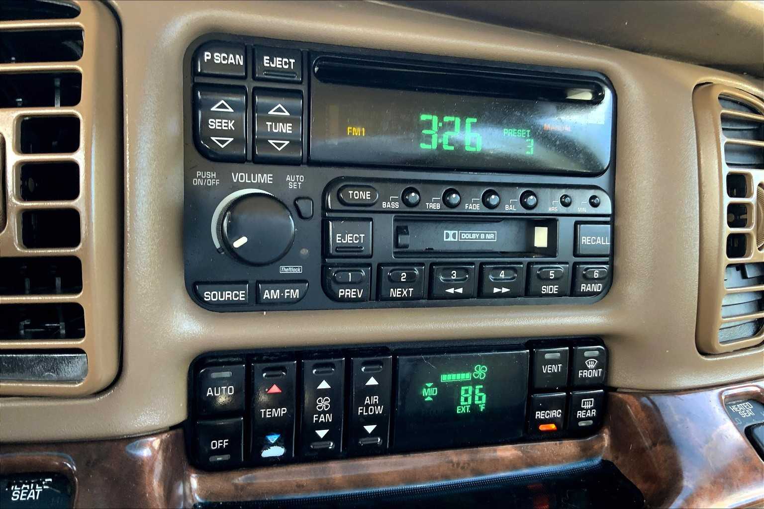 2004 Buick Park Avenue photo 21