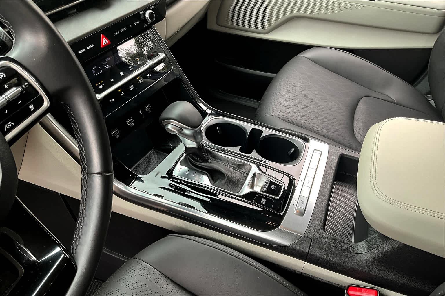 2022 Kia Carnival EX photo 13