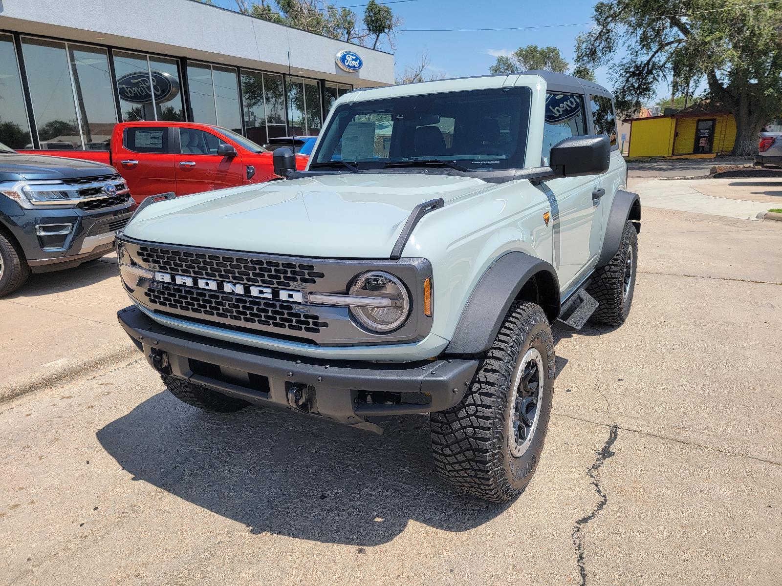 2024 Ford Bronco Badlands photo 2