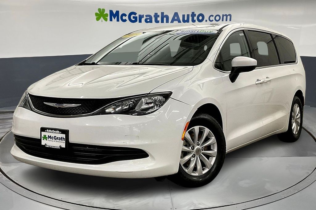 2019 Chrysler Pacifica LX photo 2