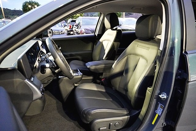 Used 2025 Green Hyundai SEL image 19
